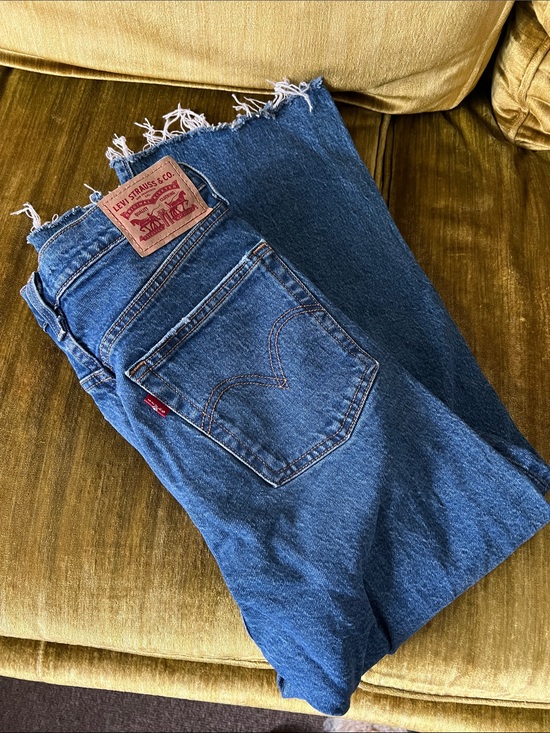 Levi's Denim - Levi's Ribcage Straight Blue High-Rise Jeans with Raw Hem Women’s size 28